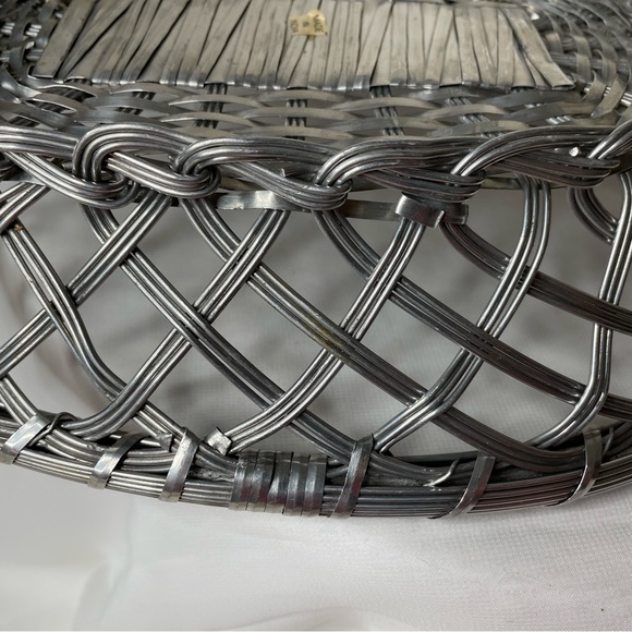 3 beautiful woven wire metal nesting baskets. - Picture 3 of 13